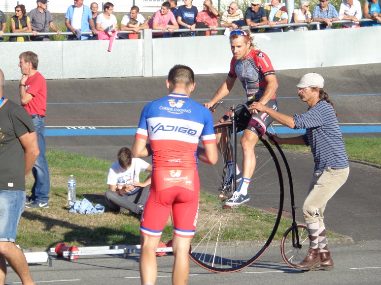 Emilien Clere champion de france 2014 de demi fond au GP de Plouay