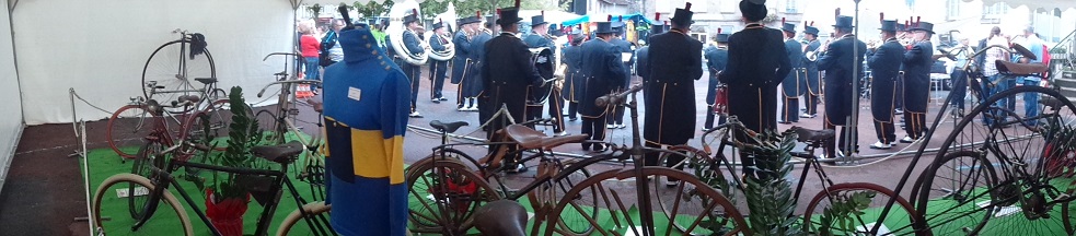 Fanfare devant expo à Dun le Palestel le 08 août 2015