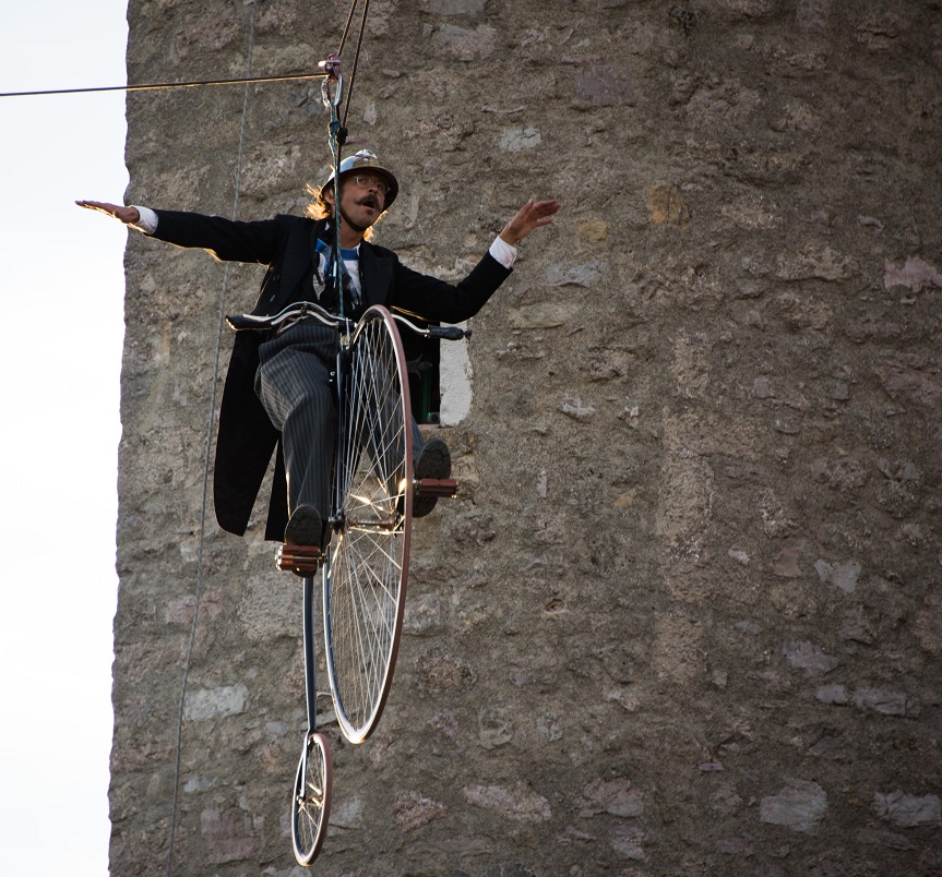 Le grand-bi dans les airs... Magique!!