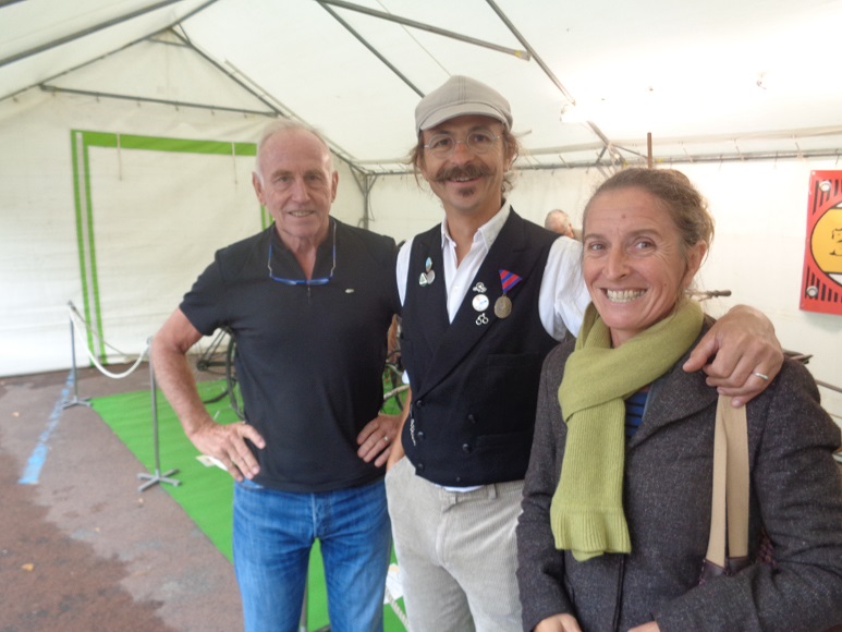 Visite de Joop Zoetemelk lors du montage de l'expo de Dun le palestel